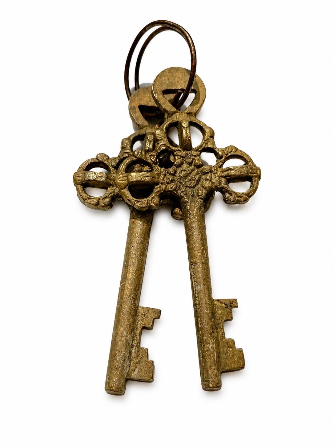 Vintage Brass Camel Padlock with Keys – additional detail