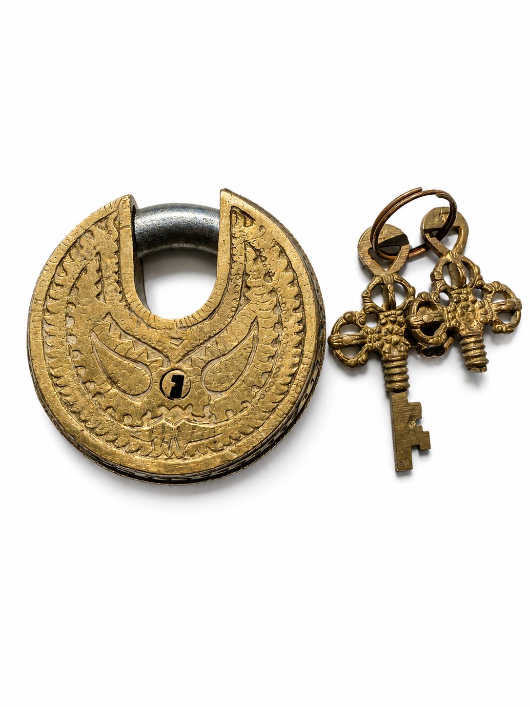Vintage Brass Fish Padlock with Skeleton Key – additional detail
